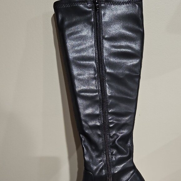 Womens boots - Picture 2 of 2
